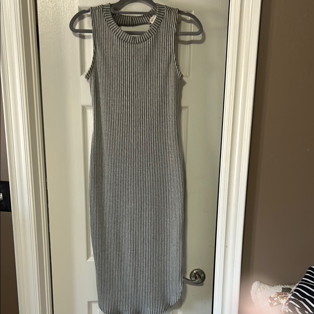 Sleeveless Gray Ribbed Knit Dress